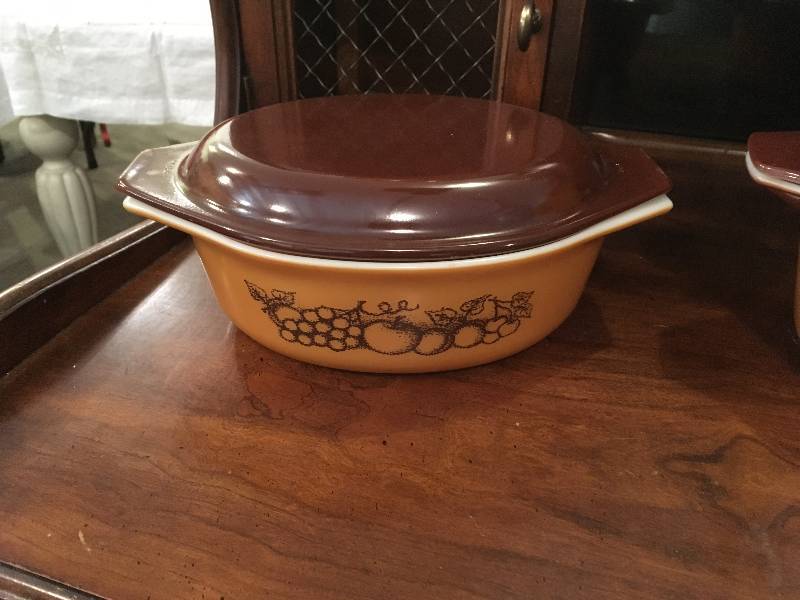 lot 231 image: VINTAGE PYREX DISHES (16) PIECES