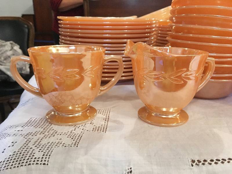 lot 6 image: 85 PIECE FIRE KING DISH SET