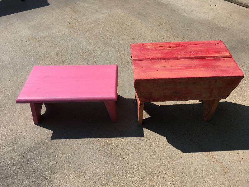 lot 254 image: (2) PINK WOOD STEP STOOLS