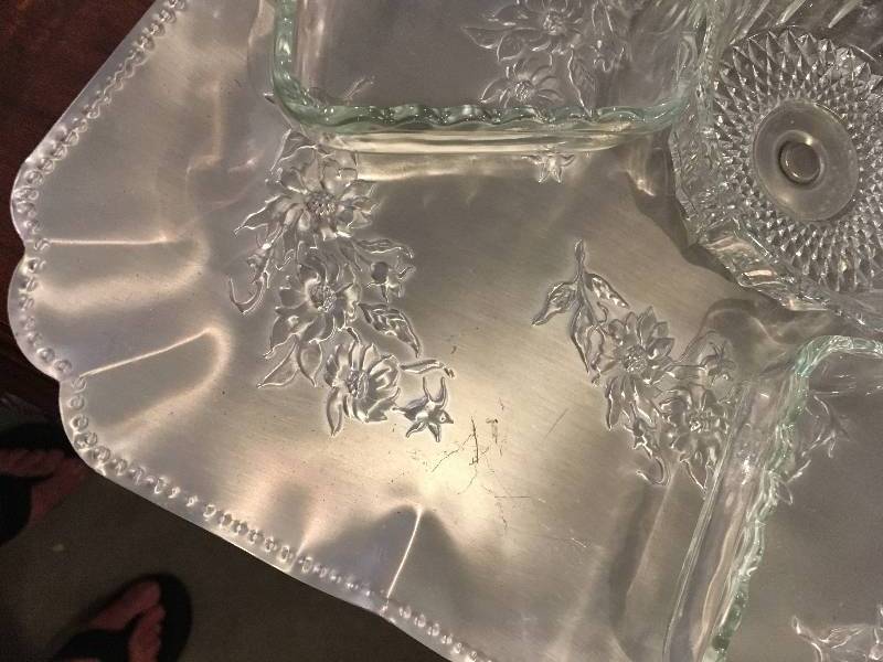lot 268 image: UNIQUE SERVING TRAY