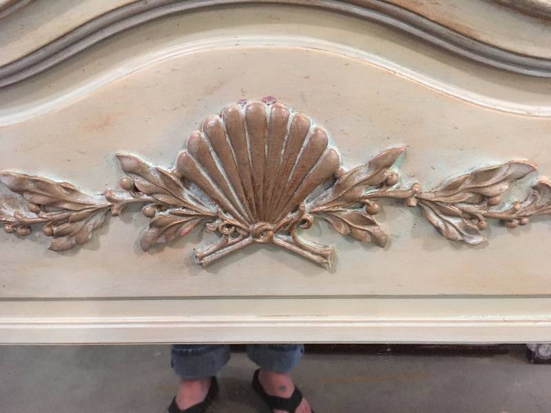 lot 212 image: ANTIQUED WOOD MIRROR