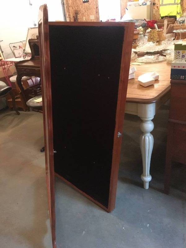 lot 277 image: DECORATIVE SOLID WOOD EXTRA LARGE DISPLAY CASE