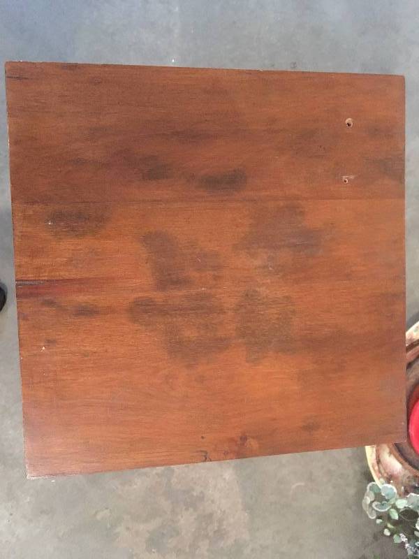 lot 292 image: ANTIQUE SQUARE TABLE