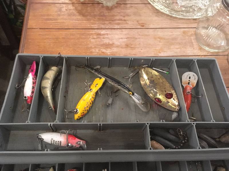 lot 297 image: TACKLE BOX WITH CONTENTS