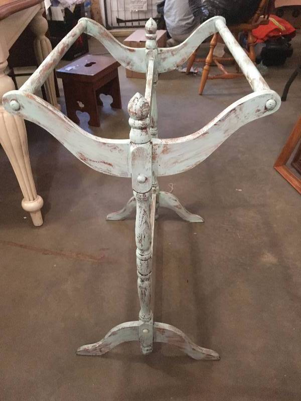 lot 308 image: ANTIQUED LIGHT BLUE BLANKET RACK