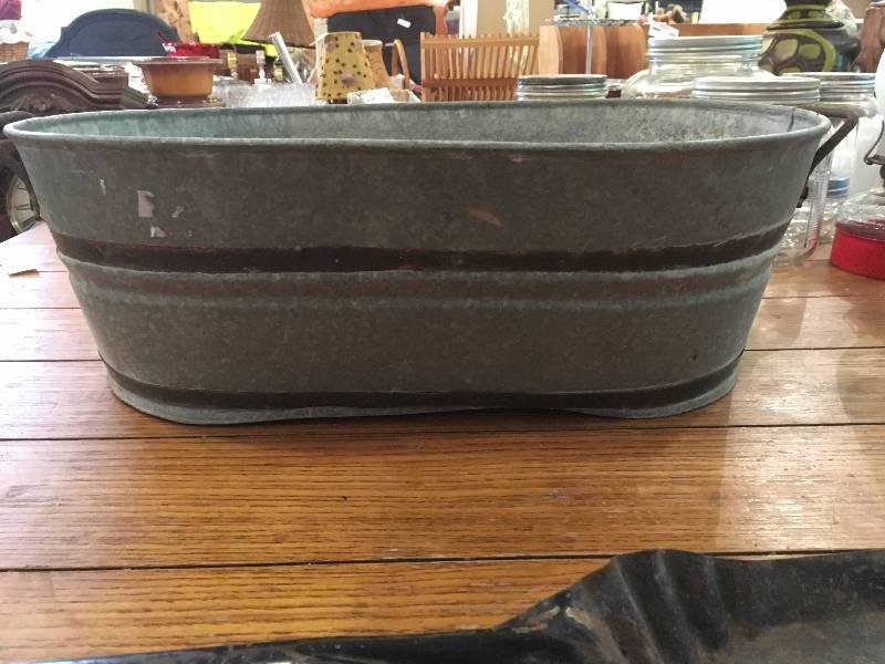 lot 316 image: ANTIQUE METAL TUB AND SCOOP