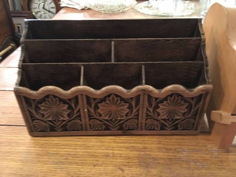 lot 342 image: RECIPE BOOK HOLDER AND LETTER BOX