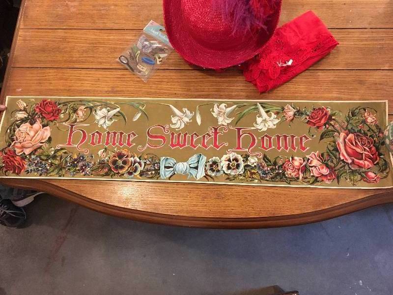 lot 366 image: HOME DECOR LOT
