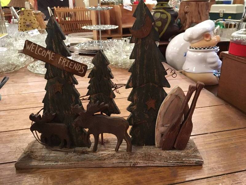 lot 378 image: HOME DECOR LOT