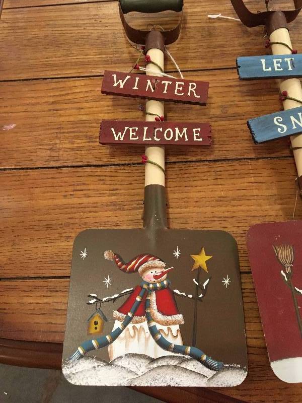 lot 389 image: (5) HAND PAINTED SHOVELS