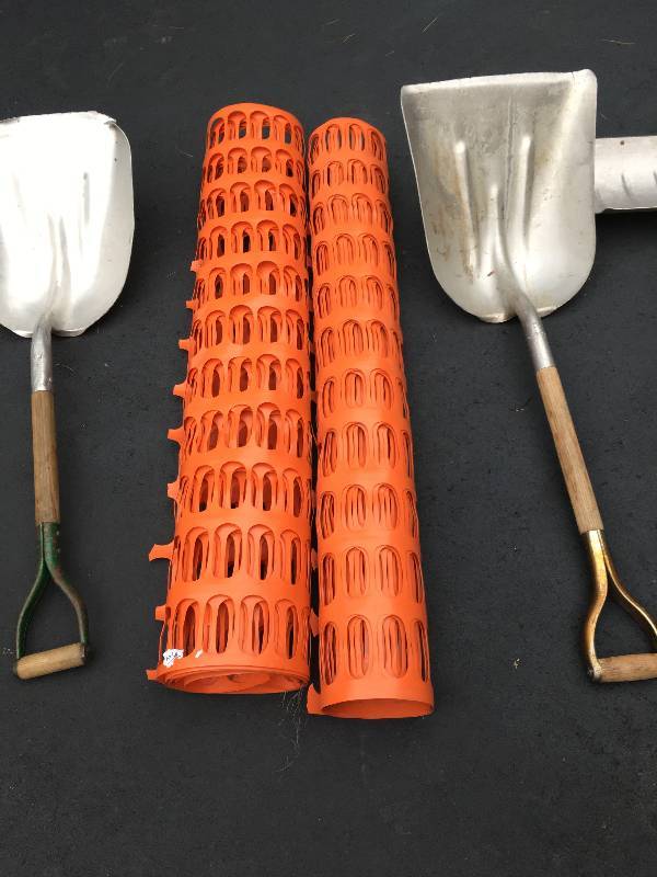 lot 421 image: (2) ROLLS OF SNOW FENCE, (4) SHOVELS