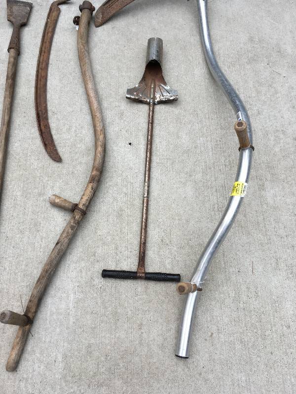 lot 422 image: TOOL LOT