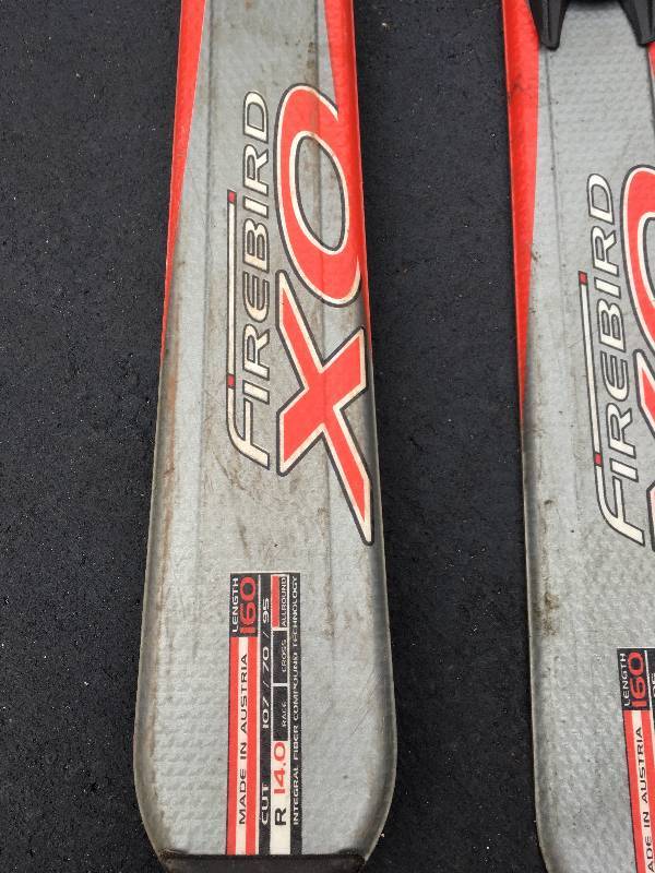 lot 423 image: CROSS COUNTRY SKIS & DOWNHILL SKIS