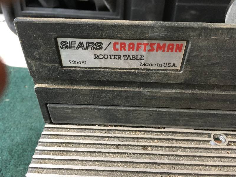 lot 428 image: CRAFTSMAN ROUTER TABLE