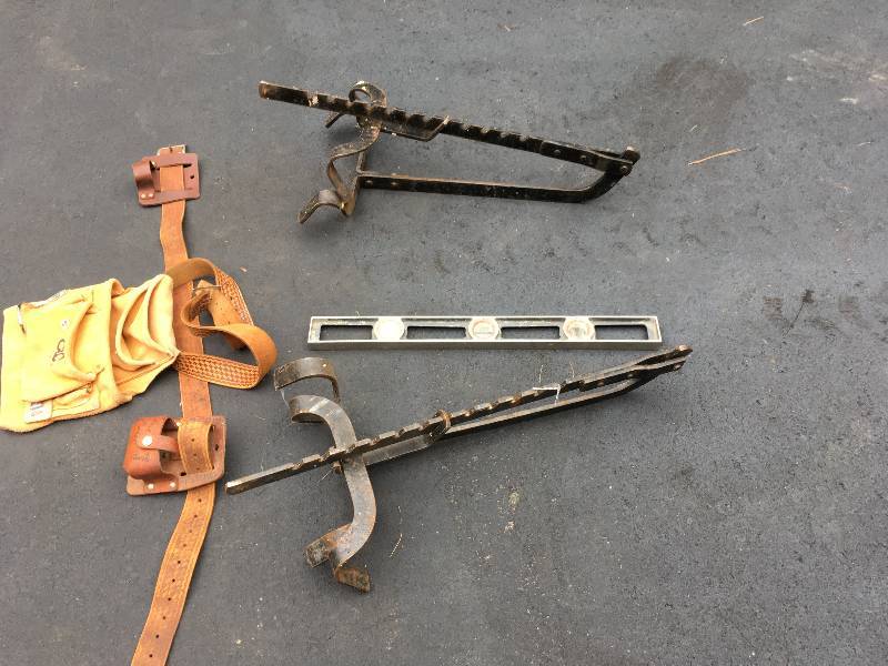 lot 435 image: TOOL LOT