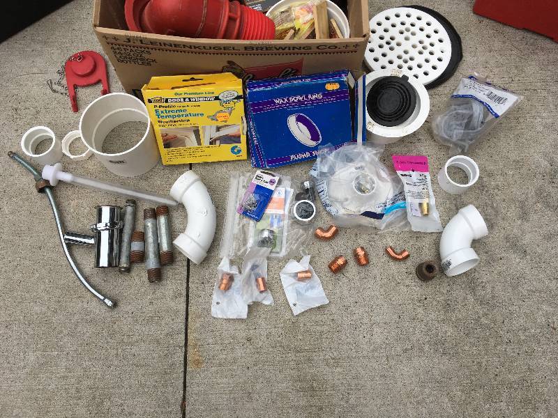 lot 447 image: PLUMBING SUPPLIES