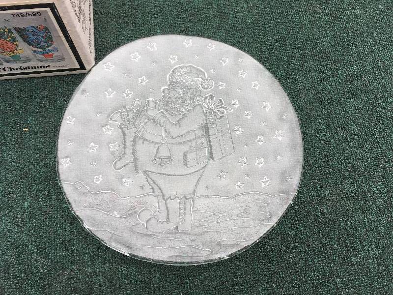 lot 461 image: GLASS HOLIDAY BOWL WITH PLATTER & 12 DAYS OF CHRISTMAS GLASSES