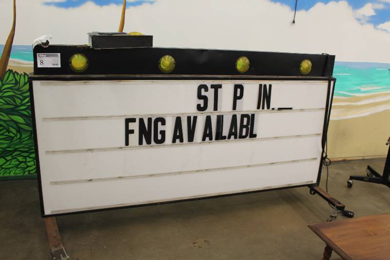 lot 8 image: Outdoor 4-Row Lighted Letter Sign Board