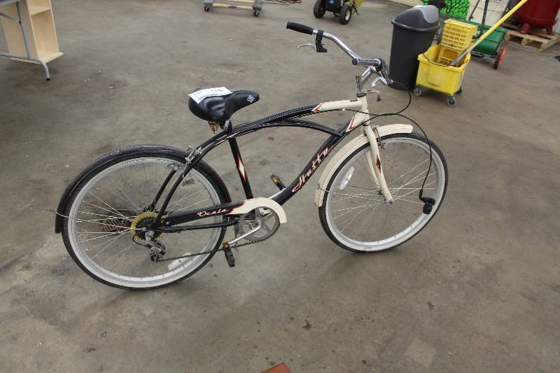 lot 48 image: Huffy Viola 26in. Bike