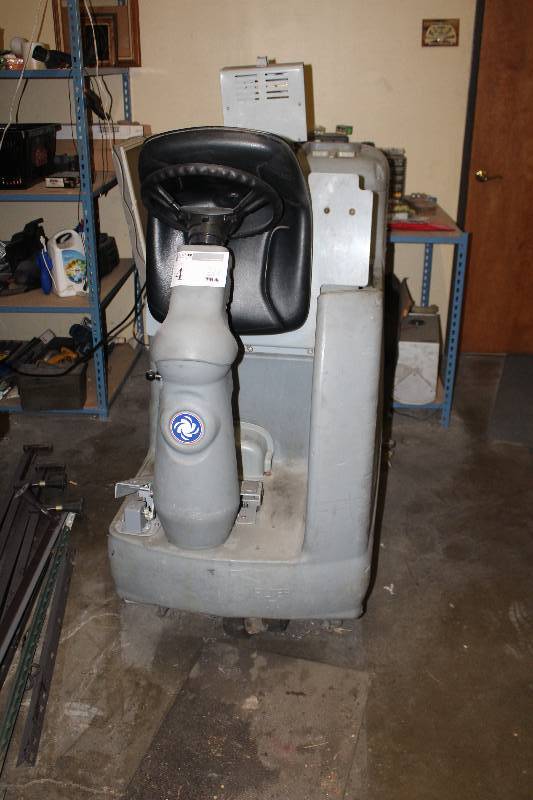 lot 4 image: Advance Commercial Riding Floor Sweeper