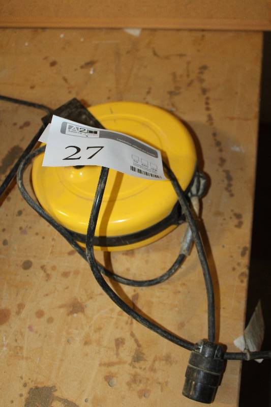lot 27 image: Pro Reel Electric Cord Reel