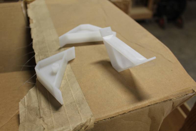 lot 51 image: Tenn Tex Plastic Natural Corner Brace