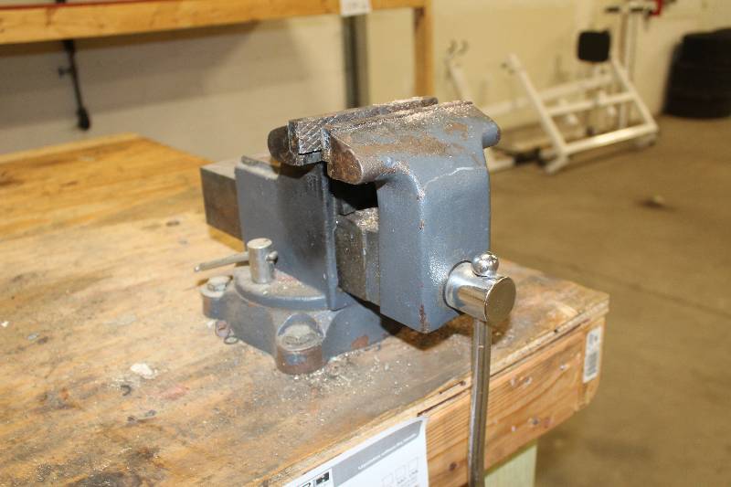 lot 145 image: Walton Bench Vice