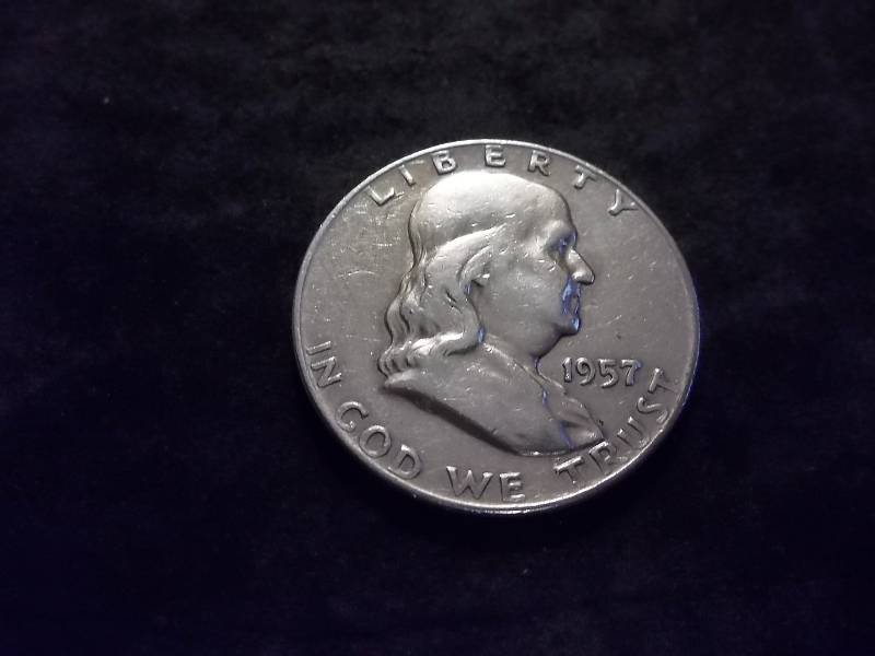 1957 D  Franklin Half Dollar Better Grade