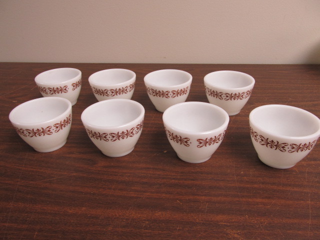 lot 14 image: Set of 8 Vintage ANCHOR HOCKING Milk Glass Custard Bowls