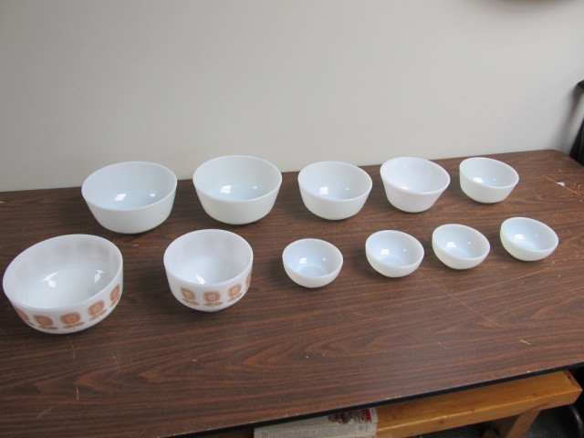 lot 15 image: Lot of Vintage Milk Glass Bowls Anchor Hocking Fire King etc