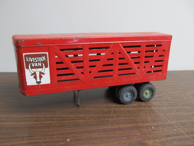 lot 24 image: Large Vintage ERTL Metal Livestock Van Trailer