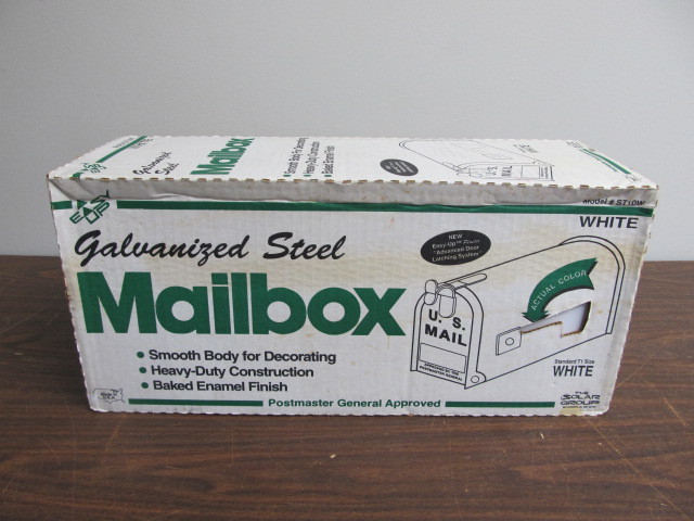 lot 25 image: NEW IN BOX Metal Mailbox