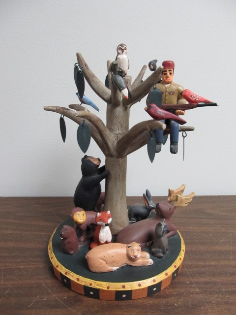 lot 36 image: Signed Randy Tate Folk Art Tree Sculpture