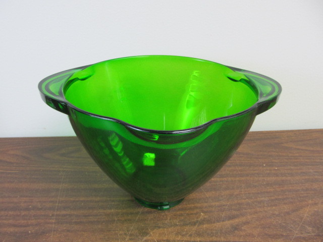 lot 42 image: Large Green Glass Electric Mixer Bowl