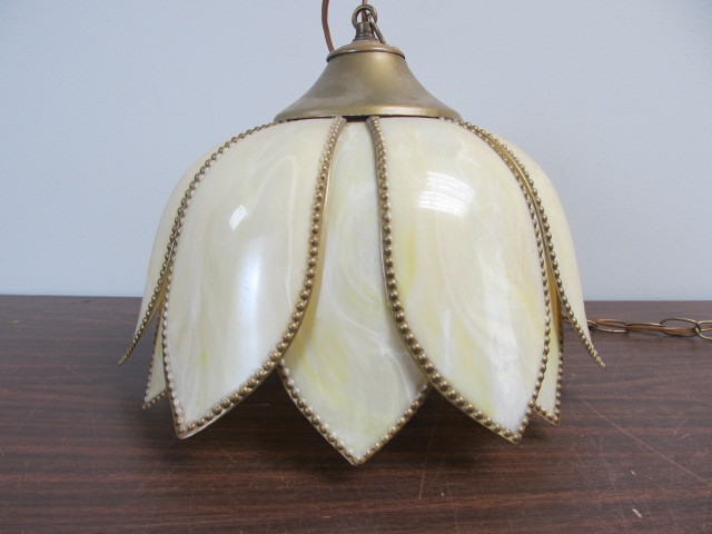 lot 54 image: Vintage Tulip Shaped Hanging Pendant Lamp