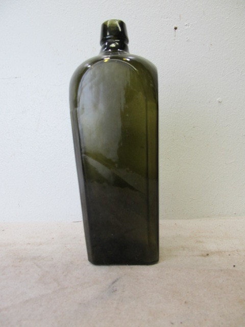 lot 86 image: Antique 1860s Glass Case Gin Bottle 