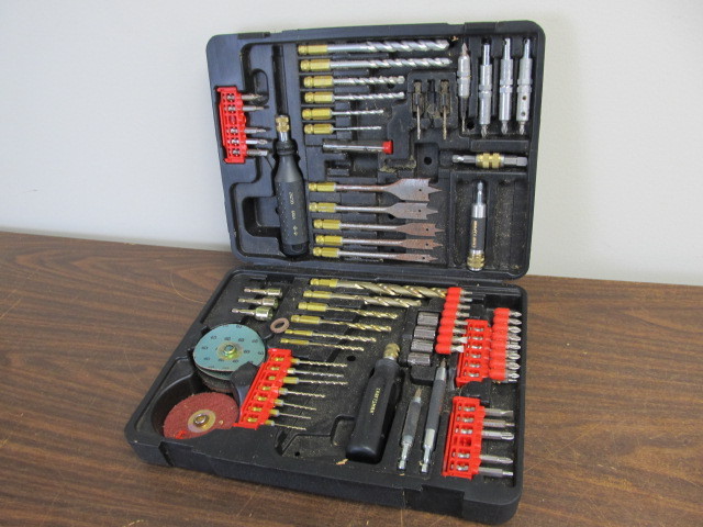 lot 102 image: CRAFTSMAN Bits & Accessory Set wCase