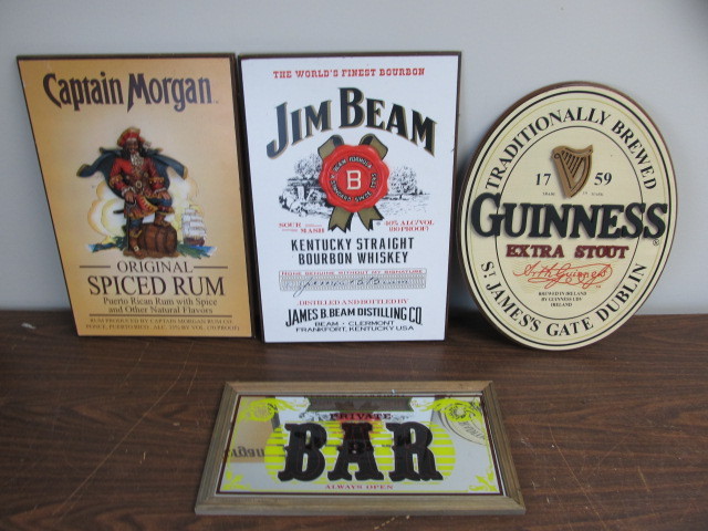 lot 122 image: Group of 4 LiquorBeer Bar Signs