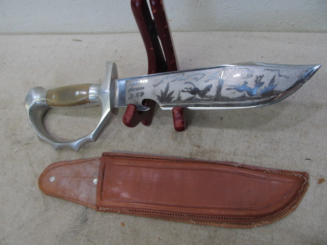 lot 128 image: Vintage 1950s Mexican Etched Dagger