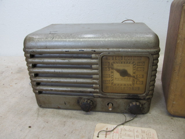 lot 134 image: 2 Vintage Tube Radios