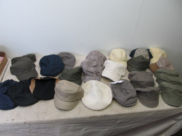 lot 136 image: Lot of 25 NEW Hats
