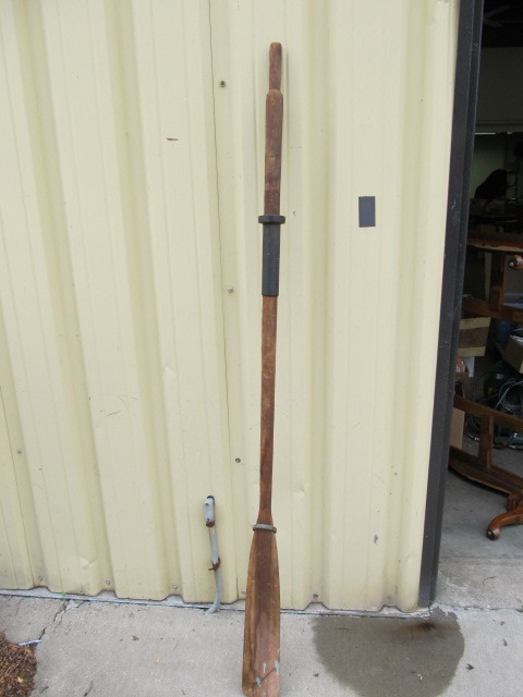 lot 144 image: Vintage Wooden Oar