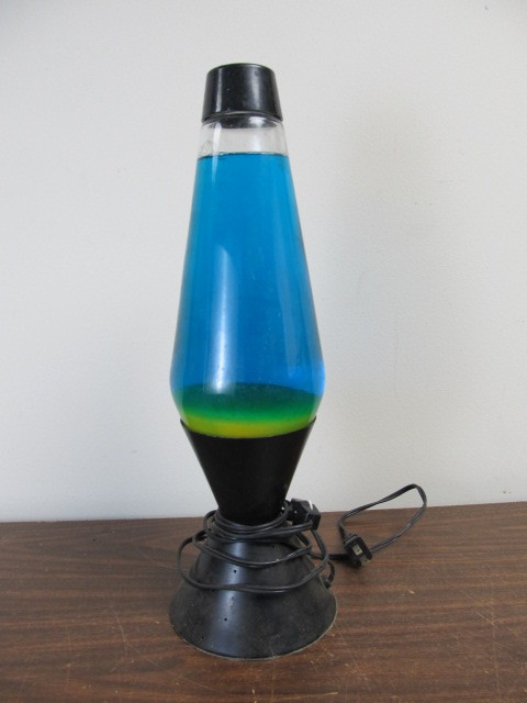 lot 125 image: Working Lava Lamp