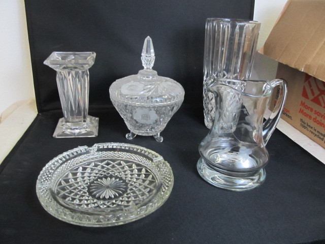 lot 150 image: Lot of Leaded Crystal Pieces