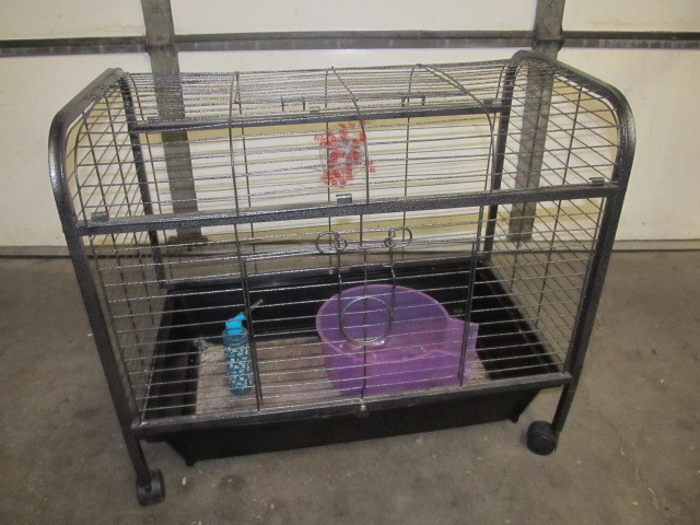 lot 160 image: Rolling Pet Cage