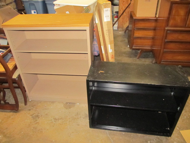 lot 162 image: 2 Heavy Duty Metal Storage Shelves