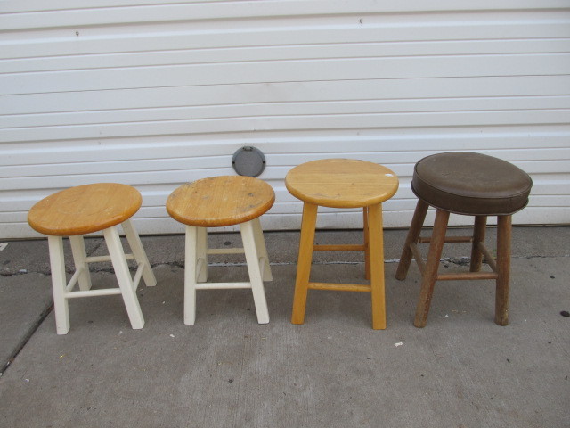 lot 165 image: 4 Small Wooden Stools