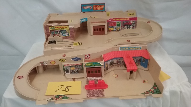 Mattel Hot Wheels Service Center