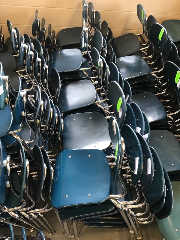 26 COMPOSITE PLASTIC CHAIRS