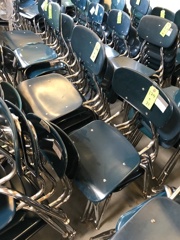 31 COMPOSITE PLASTIC CHAIRS